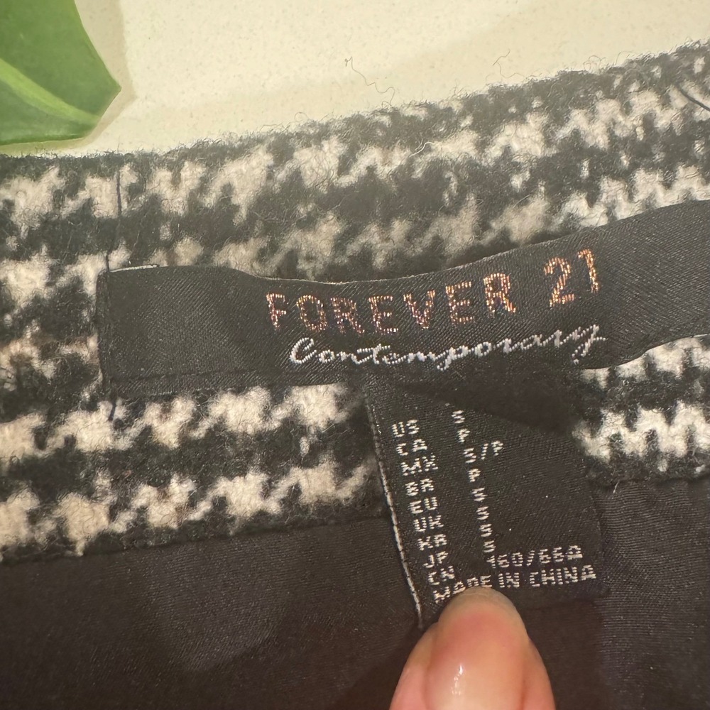 Forever 21‎ Y2K Plaid Mini Skirt Black Grey A-Line Indie Sleaze Schoolgirl Small - Picture 7 of 7